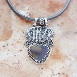 srebrny,naszyjnik,z ammonitem,na rzemieniu - Naszyjniki - Biżuteria