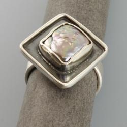 pierścionek ze srebrną perłą - Pierścionki - Biżuteria