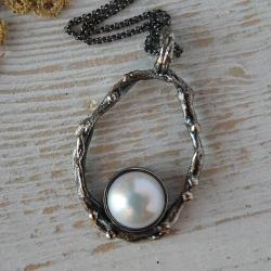 surowe srebro,z perłą,oksydowane srebro - Wisiory - Biżuteria