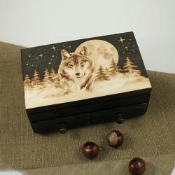 szkatułka,z wilkiem,pirografia - Pudełka - Wyposażenie wnętrz
