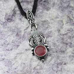 rubinowy,liść dębu,art nouveau,srebro i rubin - Wisiory - Biżuteria