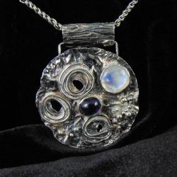 wisior srebrny z kamieniem księżycowym i iolitem - Wisiory - Biżuteria