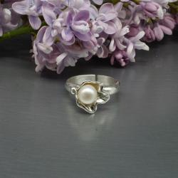 srebny pierścionek,z perłą,kwiat,regulowany - Pierścionki - Biżuteria