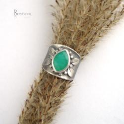 pierścionek z zielonym kamieniem - Pierścionki - Biżuteria