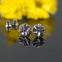 delikatne,uniaktowe,sztyfty,kwiaty - Kolczyki - Biżuteria