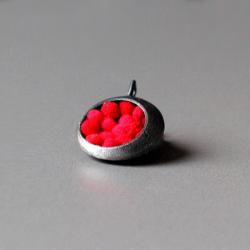unikatowy okrągły wisior czerwony - Wisiory - Biżuteria