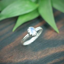 pierścionek z kamieniem księżycowym,elegancki - Pierścionki - Biżuteria
