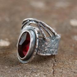 srebrny pierścionek z granatem - Pierścionki - Biżuteria