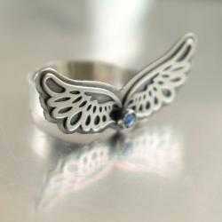 pierścionek,skrzydła,kamień księżycowy,bajkowy - Pierścionki - Biżuteria
