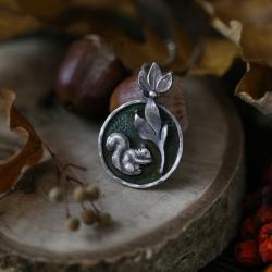 wisior z wiewiórką,srebrna wiewiórka - Wisiory - Biżuteria