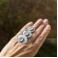 Pierścionki Srebrny pierścionek z fasetowanymi chalcedonami