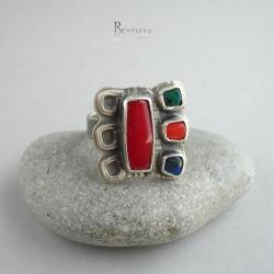 pierścien etniczny,koral czerwony - Pierścionki - Biżuteria