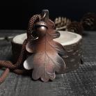 Wisiory biżuteria symboliczna liść dębu