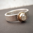 Pierścionki pierścionek z białym diamentem