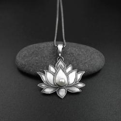 wisiorek,kwiat lotosu,srebrna biżuteria,fiann - Wisiory - Biżuteria