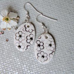 kolczyki w kwiaty,czarno białe,porcelanowe - Kolczyki - Biżuteria