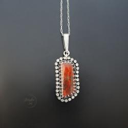 długi,srebrny wisior,z czerwonym ammolitem - Naszyjniki - Biżuteria