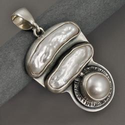srebrny wisiorek z perłą - Wisiory - Biżuteria