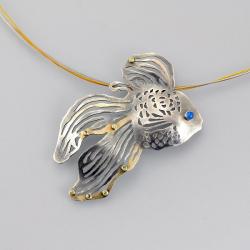 wisior ze złotą rybką,Marina Noske - Wisiory - Biżuteria