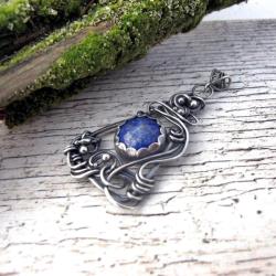 Srebrny wisiorek wire wrapping z lapis lazuli - Wisiory - Biżuteria