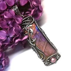wisiorek z purpurowym labradorytem - Wisiory - Biżuteria