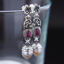 srebrne,kolczyki,z rubinem i perłami - Kolczyki - Biżuteria